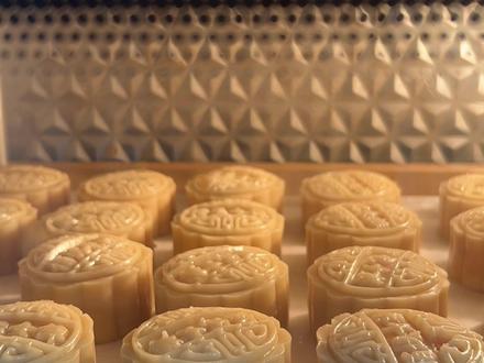 湖南人在湖北农村的生活,这两天忙着在家里做月饼收稻谷,更新慢了一点,你们的催更我收到了,谢谢大家的喜欢。#记录真实生活 #农村生活 #日常vlog #婆媳 #抖音美食推荐官