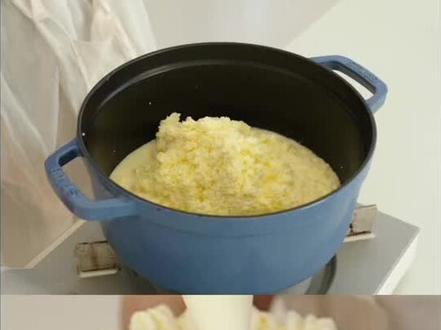不小心冷冻过的或者水油分离的淡奶油千万不要扔!!!3步恢复原状!!
#淡奶油
#冷冻奶油
#跟着抖音学做菜