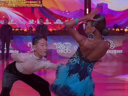 #疯狂动物城2 我的搭档是只兔子🐰!不!是只配拥有小天才电话手表的刘子轩🦊@Alice~初夏🩰 @邓乔予 @安徽泓钊国际舞蹈 @邓乔予chelsie @泓钊国际-刘子轩 @泓钊国际—李钊 @WDanceShoes舞鞋 #WDanceShoes#WDanceShoes舞鞋#W舞鞋#W国标舞鞋