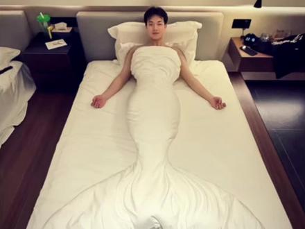 用被子裹成美人鱼教程 美人鱼 美人鱼尾巴被子包法教程用被子裹成美人鱼 #豆包ai #豆包出大片有两把刷子 美人鱼裏被子教程 #用被子裹成美人鱼教程特效 用被子裹成一条美人鱼教程 用被子裹成美人鱼教程男生 #美人鱼 用被子裹成美人鱼拍照#美人鱼裹被子 美人鱼写真 美人鱼被子 美人鱼写真ai 美人鱼写真儿童 美人鱼写真厦门 美人鱼写真水下 美人鱼写真教程 美人鱼 美人鱼写真ai口令 美人鱼写真ai生成 美人鱼图案被子 美人鱼被子定制美人鱼主题写真 酒店搞笑视频 美人鱼被子推荐 美人鱼卡通被子 酒店裹被子美人鱼 美人鱼同款被子 美人鱼学生被子 美人鱼双人被 美人鱼婚庆被子美人鱼被子包法 美人鱼被子拍照 美人鱼 美人鱼被子教程 美人鱼被子 ai 美人鱼 ai 口令 美人鱼被子拍照姿势 美人鱼被子拍照特效 美人鱼特效 美人鱼被子抽象美人鱼尾巴被子包法教程 美人鱼被子拍照技巧 用被子裹成一条美人鱼 美人鱼被子ai指令分享 美人鱼美人鱼被子包法教程 用被子裹成美人鱼教程 裹着被子 把被子整成美人鱼形状、 美人鱼裏床单教程 美人鱼被子怎么卷 美人鱼做美人鱼尾巴教程 美人鱼被子教程