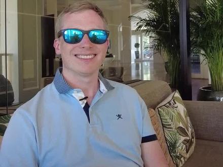 on the ball 竟然是这个意思?#英语口语 #英语学习 #英语 #知识分享