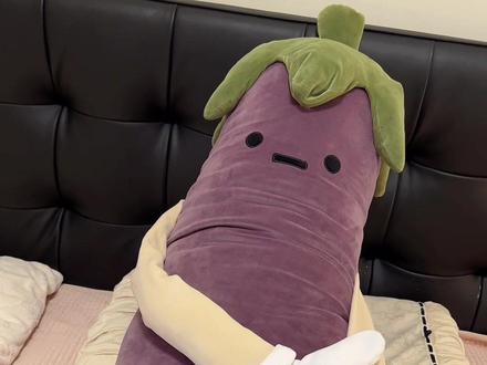 大宝宝小宝宝都能哄睡的茄子大王 能拍打能热敷还能放歌 茄子大王你真的太会了#哄睡#解压 #抱枕 #馥棉