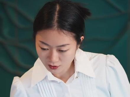阮苏表面学渣,实为全能大神,与总裁薄行止契约结婚四年。离婚后,她的高考状元、黑客等马甲逐一暴露,疯狂打脸前夫。薄行止从轻视到深爱,开启漫长追妻路。#离婚后薄太太狂掉N个大神马甲