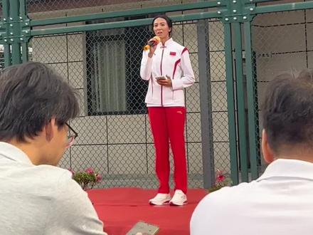 亚运冠军林雨薇回家乡演讲超清完整版!现场感人泪目,观众无不动容,雨薇姑娘懂感恩!不娇柔不造作,谦逊低调有礼貌,有情有义好姑娘全国人民都喜欢😍#林雨薇 #杭州亚运会 #林雨薇回家乡 #葛曼棋 #冠军