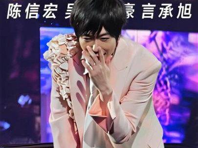 FFOREVER 绝不能失去你
高清直拍之陈信宏 吴建豪 言承旭
梅奔的四面台真的太绝了!每个人都近到离谱 在眼前唱歌给我们听的感觉!陈信宏真的好帅 但是请你早点睡觉行么!!别熬夜了 黑眼圈肉眼可见的深 太辛苦了😭😭😭 吴建豪扭的那几下我人没了 这身体的wave好会啊 法拉利老了还是法拉利🥹言承旭很腼腆 胸肌露的可太大方了
#FFOREVER恒星之城 #陈信宏怎么这么可爱 #吴建豪 #言承旭 #五月天陈信宏