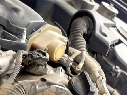 丰田皇冠更换水泵#修车 #服务至上