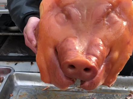 教你拆猪头骨#猪头肉 #美食 #聚餐吃点啥 @抖音正能量 @抖音大明星