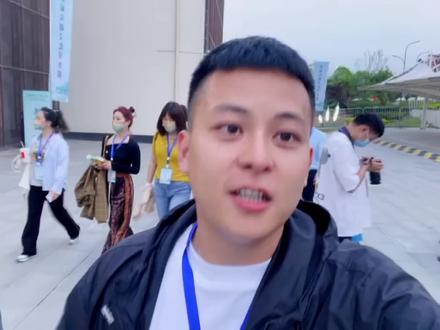 #来临安看亚运 很荣幸能够作为青年代表受邀参加“陌上花开 幸福来临”——首届吴越文化节开幕式暨大型歌舞剧《吴越风》首演仪式#临安 #江南舅舅 @江南舅舅🐷 @抖音小助手