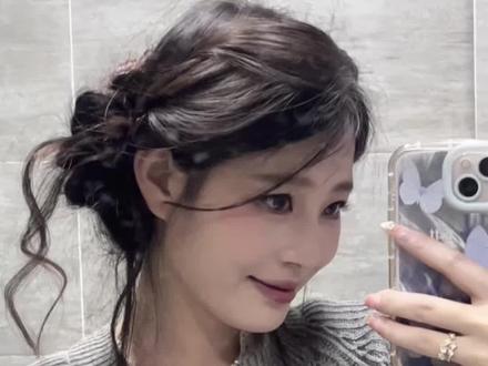 和朋友逛街就扎这个氛围感发型 !#发型 #发型教程 #氛围感 #发型就这么简单 #编发