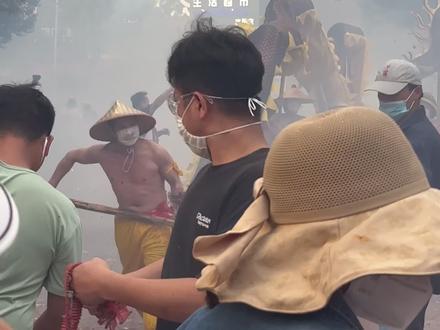 从未感受过的疯狂!肾上腺激素飙升真的感受不到痛感。#炮龙节 #宾阳炮龙节