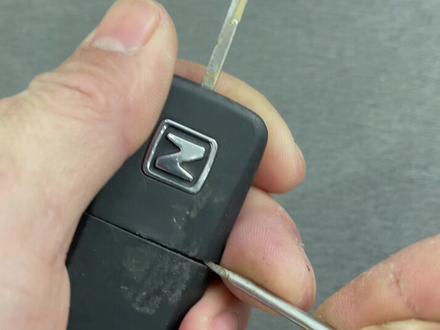 众泰车钥匙更换电池方法,众泰车钥匙套