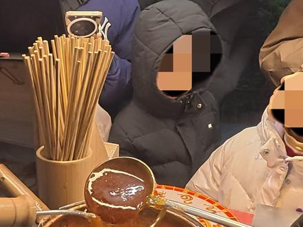 给同学们画个糖画 出个小摊,让非遗糖画走进大众,记录我画糖的一天#百young非遗计划 #非遗糖画 #童画糖艺 #糖画 #画糖的一天