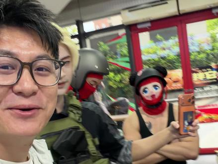 肯德基联名三角洲行动,四款联名周边挂件,套餐还有游戏兑换码赠送,包含紫色机械枪皮!#肯德基 #肯德基三角洲行动联动 #美味得吃肯德基