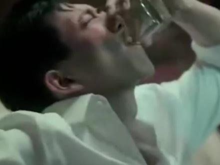 2月4日(报道)湖北武汉,38岁男子在酒吧工作10年每天一斤酒,检查发现股骨头坏死已达4期!医生:酒精对骨骼的伤害隐蔽性极强,早期无任何症状#大象主播说 @大象新闻主持人陈静华