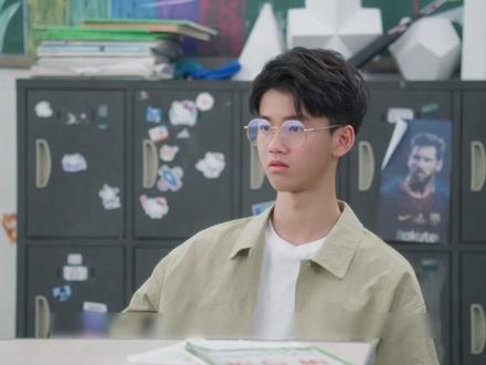 老师无意间发现一名数学天才..... #再见十八班 #影视解说 #数学 #数学竞赛 #2025影娱年终大赏 @DOU+小助手