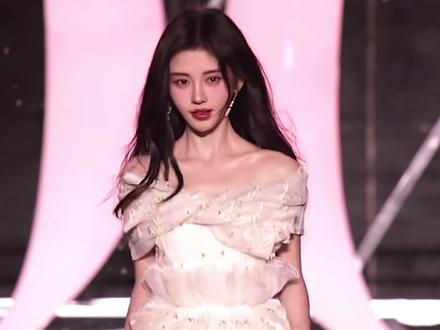 出了丝芭发现根本没有雨,影视与时尚资源全面开花,26年鞠婧祎的待播作品真的期待住了!#影娱热点团 #新剧来袭 #鞠婧祎 #月鳞绮纪 #来战