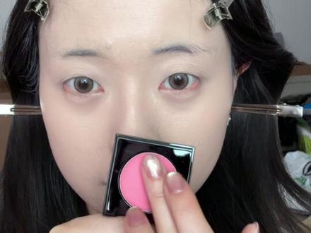 白金发色配上混血感浓颜妆怎么这么御啊!#新手化妆教程 #混血感妆容 #混血感 #上镜妆 #全妆跟练