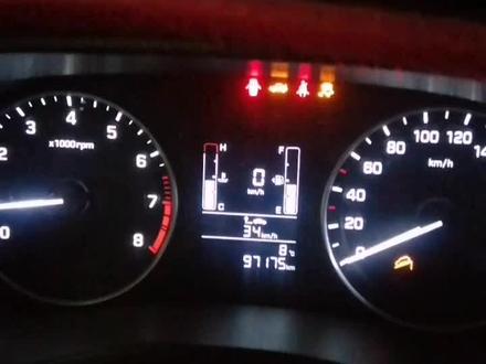 坏一个灯泡可以正常行驶,坏两个就趴窝了 #故障灯