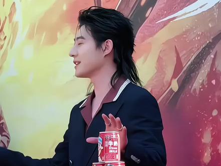 挖到和翟老师同框镜头……
#赵振栋 #张晋宜 #张洪鸣 #翟一莹 #开机大吉