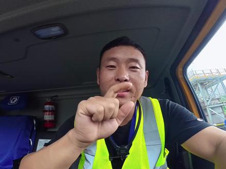 徐工XCA300吨全地面起重机下车操作按键介绍以及基本使用方法。#徐工XCA300 #全地面起重机 #衡水吊车司机替班 #出国开吊车 #吊车教学