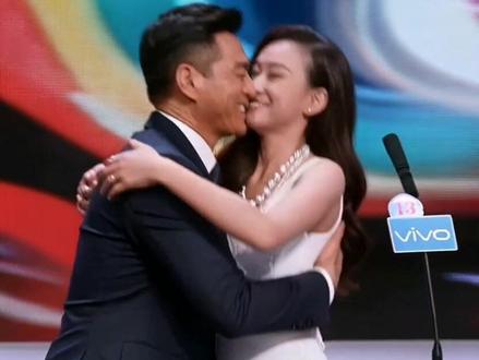 #AI浪漫热吻景 #抖音ai创作