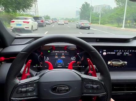 奇瑞艾瑞泽8蒙丢丢你会选哪个 ? #艾瑞泽8 #蒙迪欧 #开车第一视角 #速度与激情 #抖音汽车