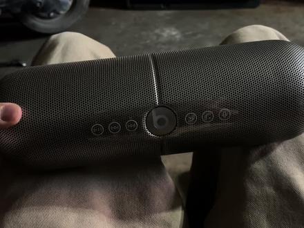 #Beats #beats音响维修 #Beatspill XL,换完三洋电池移植电芯,手机,音响电量显示一切正常。老东西就是好!!!@梦之蓝海心数码电子工作室
