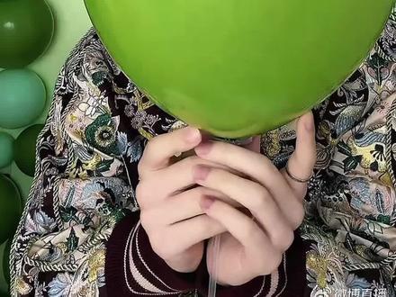 存成毅生日直播2026完整版~ 好喜欢“毅起聊聊”这种感觉,就想成毅说的,像是和好朋友电话聊天一样,我们是视频电话,哈哈,你永远是那个真诚可爱的傅诗淇,生日快乐,平安健康,万事顺意,希望你许的愿望都实现
#向全世界安利成毅 #成毅 #成毅生日快乐 #成毅生日直播