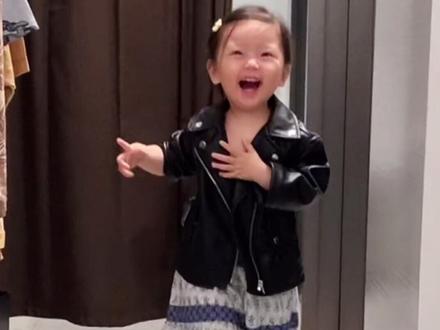 沝子:来看看我的混搭式穿搭!#人类幼崽成长计划 #萌娃的审美有多绝