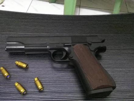 试玩m1911玩具手枪