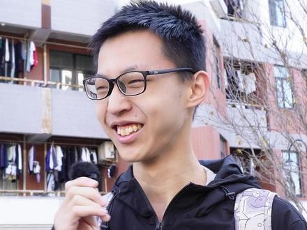 从贪吃蛇游戏设计到清华计算机-清华学霸学习秘诀分享 山东高考693分,来自于山东泰安市,高中毕业于泰安一中,带来大学专业选择、学习感悟等内容的分享#泰安 #山东 #山东高考 #学霸秘籍 #高考