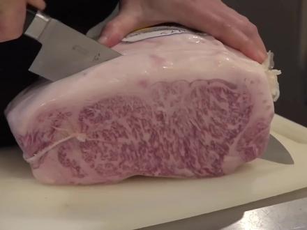 牛肉中的“劳斯莱斯”,日本顶级的A5和牛,又贵又吃不饱系列!#美食 #美食解说 #美食猎奇