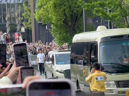 不需要BGM,现场粉丝自带,超近距离感受跑男来嘉善录制#跑男#录制现场#奔跑吧兄弟