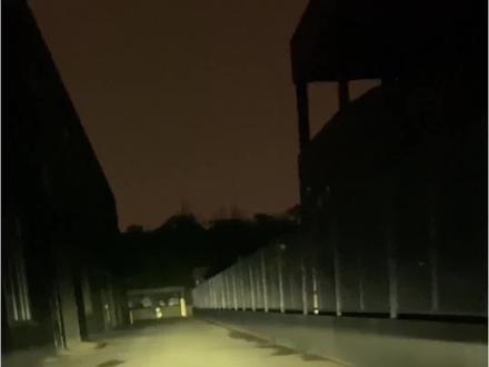 实测A06语音关大灯 长安启源A06实测夜间语音关闭大灯,一镜到底,成功挑战,安全有底线,这样的车谁不爱?#长安启源A06 #领克语音关大灯 #dou来拍车 #创作者中心 #创作灵感