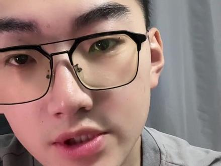 汇丰渣打全面拒签内地人?别被2025年的老截图骗了!香港开户真实内幕曝光
全网疯传“香港汇丰渣打全面停止内地人开户”?zane专门找一线客户经理核实:纯属谣言!这是一张2025年的老截图被恶意翻炒。目前汇丰ONE、渣打等普通和理财账户均可正常申请。但别高兴得太早,大门虽然没关,门槛却发生了解构性变化:投资账户审核严查资产与流水、零余额长期不动户正面临金管局排查、虚假材料开始被大规模倒查。香港依然开放,但“野路子”时代彻底终结。别再看小红书焦虑了,提前规范自己的资金路径,才是未来留在全球金融牌桌上的唯一底牌。
#香港开户 #汇丰银行 #渣打银行 #离岸账户 #资产配置