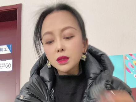 还有多少人不知道全球通手机号的权益的,今天一定要看我这个视频,我的是全球通白金卡手机号,用了20年了、每年可以使用高铁wlp贵宾厅两次左右、飞机wlp贵宾厅两次左右、每年我基本都用不完,反正你不用也是过期了、我也是去年才知道的,贵宾厅服务有小姐姐专门为你服务、小零食、咖啡各种水,高铁时间到了会提醒你去做高铁、有wif!还有插线板、有舒服的沙发、真的是非常不一样哦、嘻嘻不做白不做、宝贝们、全球通号出差旅游赶快去做wlp贵宾厅嘛…..