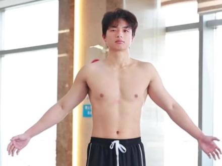 男生泳裤还有这种的啊,以前我买的那些是不是买错了 UPF50+专业防晒,透气速干不闷汗,双层内衬防走光,海边冲浪、漂流都能穿,多色可选,舒适不勒~#泳衣 #泳裤男士 #男士泳裤 #速干泳衣 #游泳