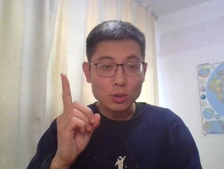 #过年 #团圆 #一人食记 全国有四分之一家庭一个人过日子,你会选择一个人吃火锅、一个人过年吗?