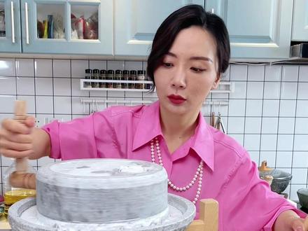 婆婆这样对儿媳确定不是亲生的?#搞笑#婆媳 #WIS水乳