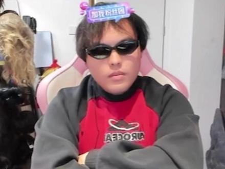 不到10小时成功拿下16星 爱播令人陌生#电竞史上十大名场面 #桃黑黑直播回放 #王者荣耀 #桃黑黑 @桃黑黑 @忧郁的小胖蛋