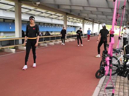 现代五项激光跑训练,让我们一起奔跑#汗水不会辜负你
