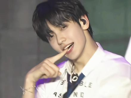 MOA CON秀比跳了overdrive
#崔秀彬 #txt #tws #演唱会