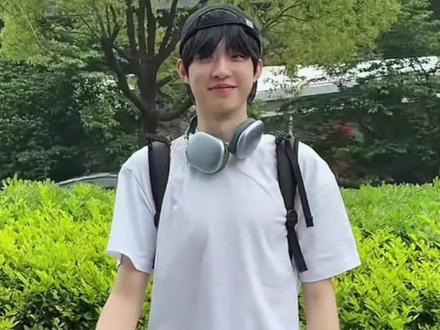 怦然返场快问快答--颜凯篇,好笑又好甜,我承认前天是我太大声了,今天我将继续赌这20%#颜凯 #喜笑颜凯 #怦然返场快问快答 #颜凯快问快答