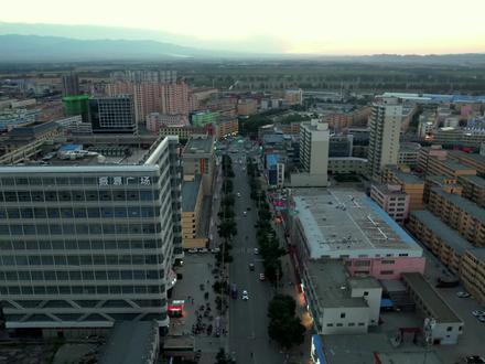 小城故事多,吃货的天堂(视频内有推荐),景泰县城景#城市风景一角 #景泰县城风景 #吃货的天堂 #在路上 #无人机航拍