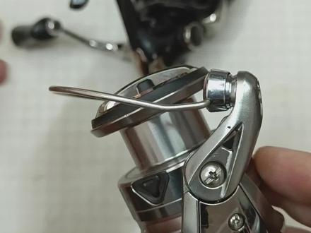 禧玛诺入门级纺车轮线挡回弹无力的一个处理方法 塞纳 奈斯夫 塞多纳 撒哈拉 纳西 经常有钓友问我是不是弹簧坏了 这个方法分享给钓友们尝试一下#专业的事交给专业的人 #抖音钓鱼人 #纺车轮 #钓鱼 #禧玛诺纺车轮