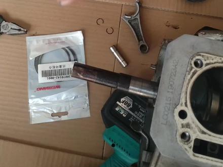 #园林绿化 维邦推草机换活塞环装机过程,视频有点长希望可以帮助到大家。@DOU+小助手