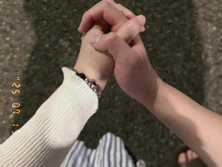 一学就会的情侣压马路官宣手势,不露脸也太出片了叭 #情侣拍照 #拍照姿势