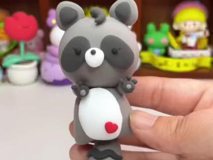 来做只胖乎乎的小浣熊吧#超轻粘土手工 #星河知识计划 #萌知计划 #充能计划 @DOU+小助手 @抖音青少年