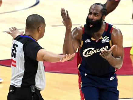 尼克斯球迷玩梗哈登下一站将去广东宏远?难道又要登走不欠了吗?#哈登#骑士#尼克斯