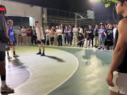 #篮球🏀 付豪,爱卢,艾力昂,欧弟 对一个不认识的组